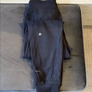 Black lulu lemon joggers